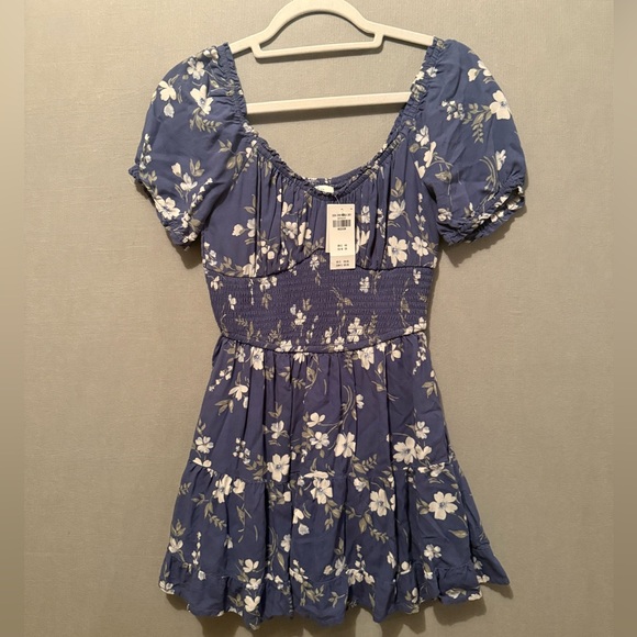 NWT Hollister Blue Floral Mini Dress with Skort Size Medium - Picture 4 of 6